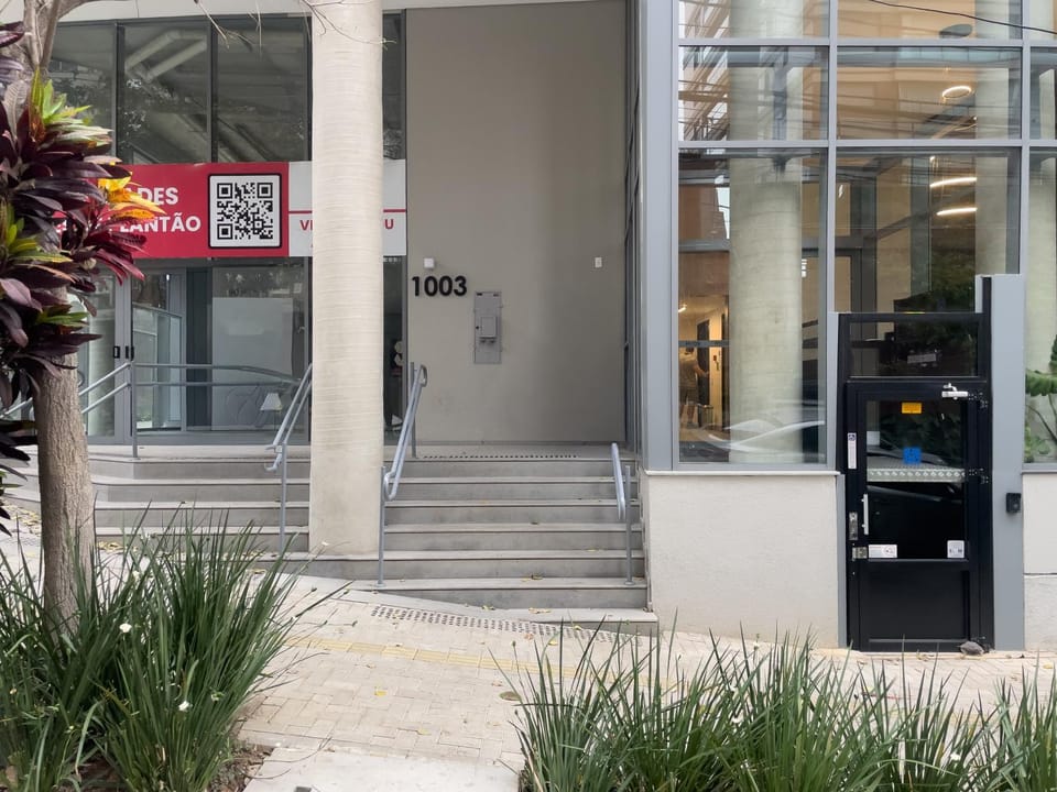 Property building, Facade/entrance, Day