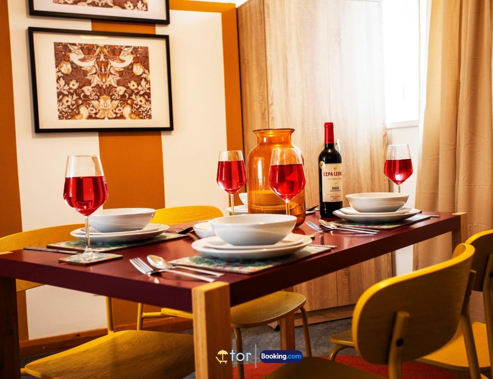 Food and drinks, Dining area