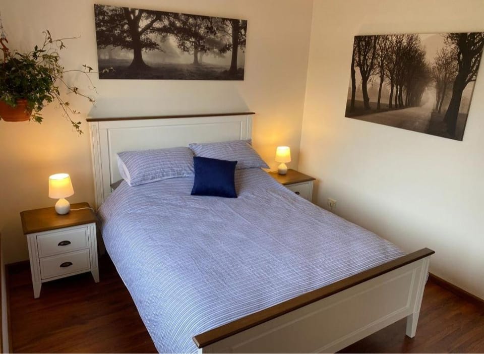 Picture Paradise with sea views House in Kingscote