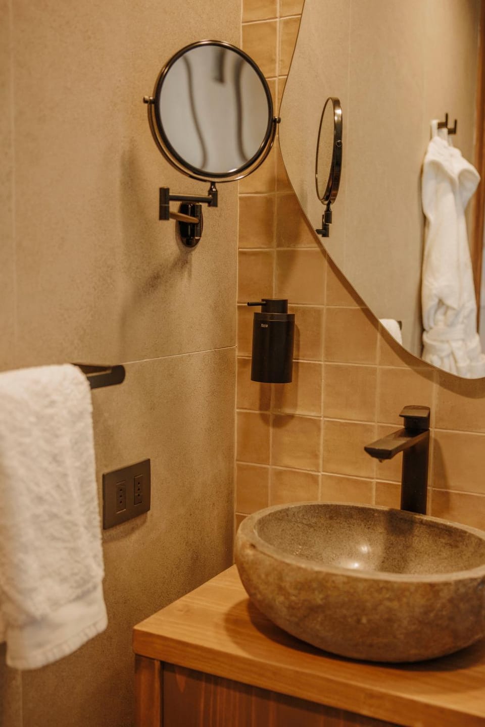 Bathroom, towels
