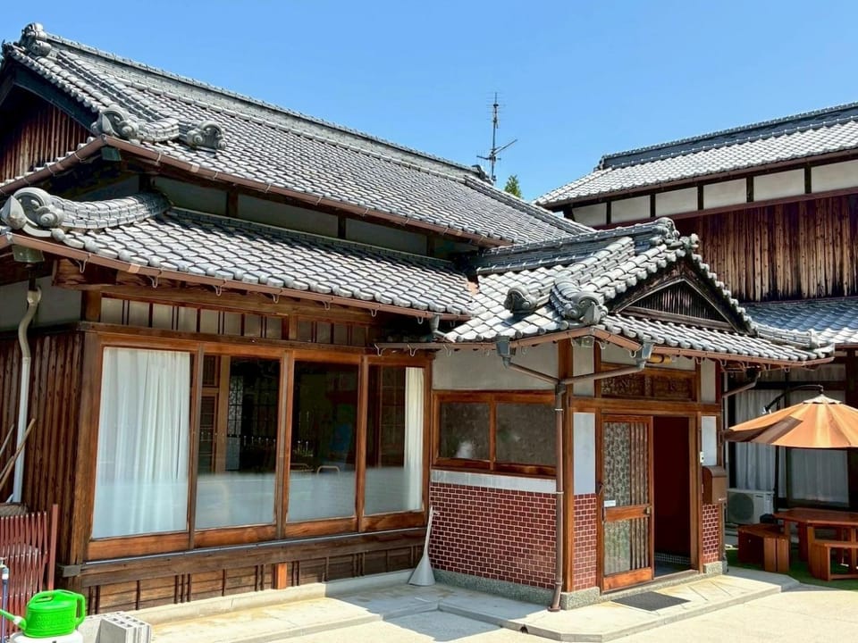 Property building, Day