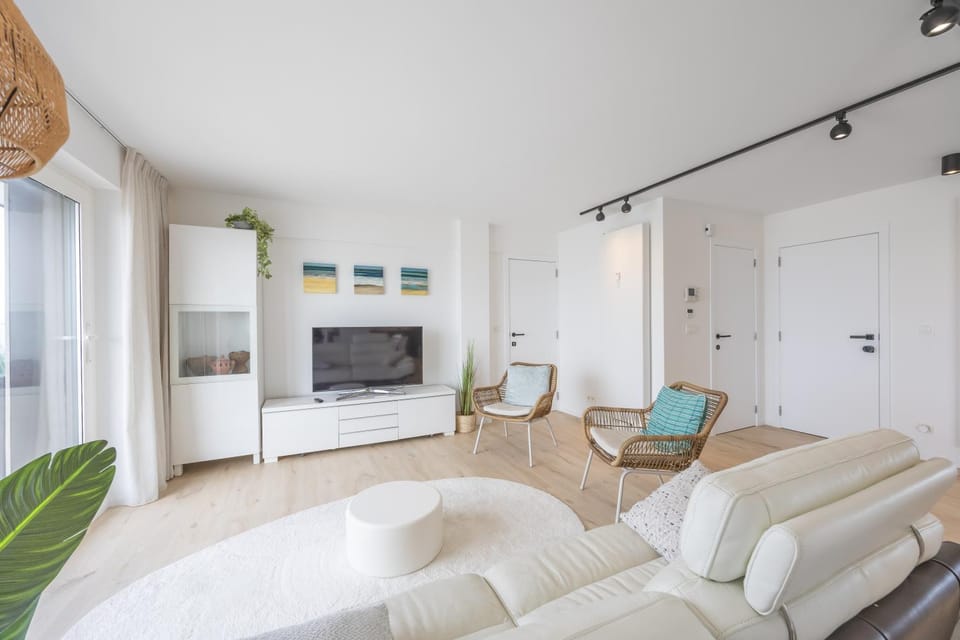 LECOMTE - The Seaview Penthouse CLOUD 9 Apartment in Ostend