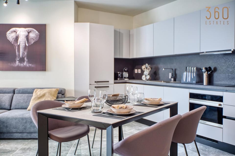 Coffee/tea facilities, Kitchen or kitchenette, Living room, Seating area, minibar, pet friendly, stove