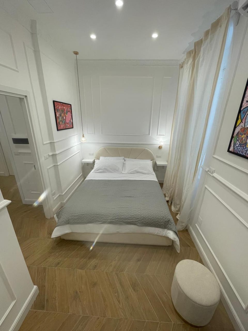 Bed, Photo of the whole room, Bedroom