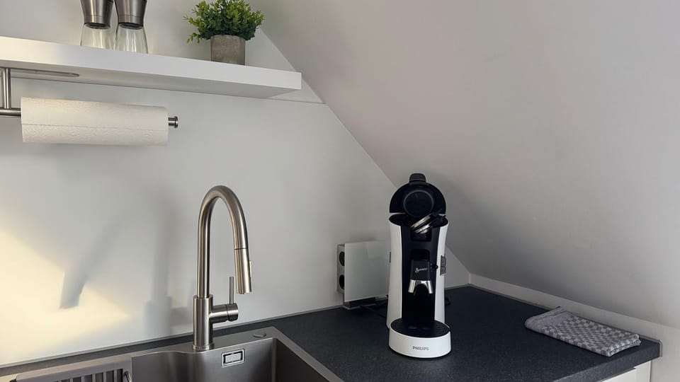 Coffee/tea facilities, Kitchen or kitchenette, kitchen