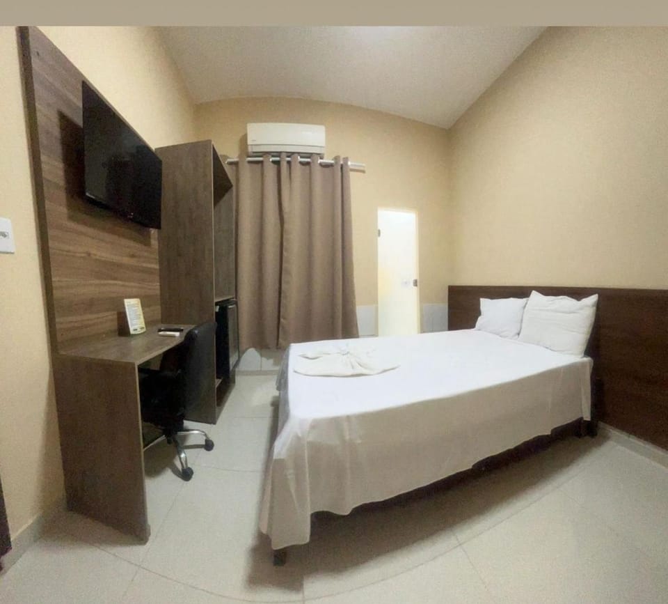 Bed, TV and multimedia, Bedroom, air conditioner