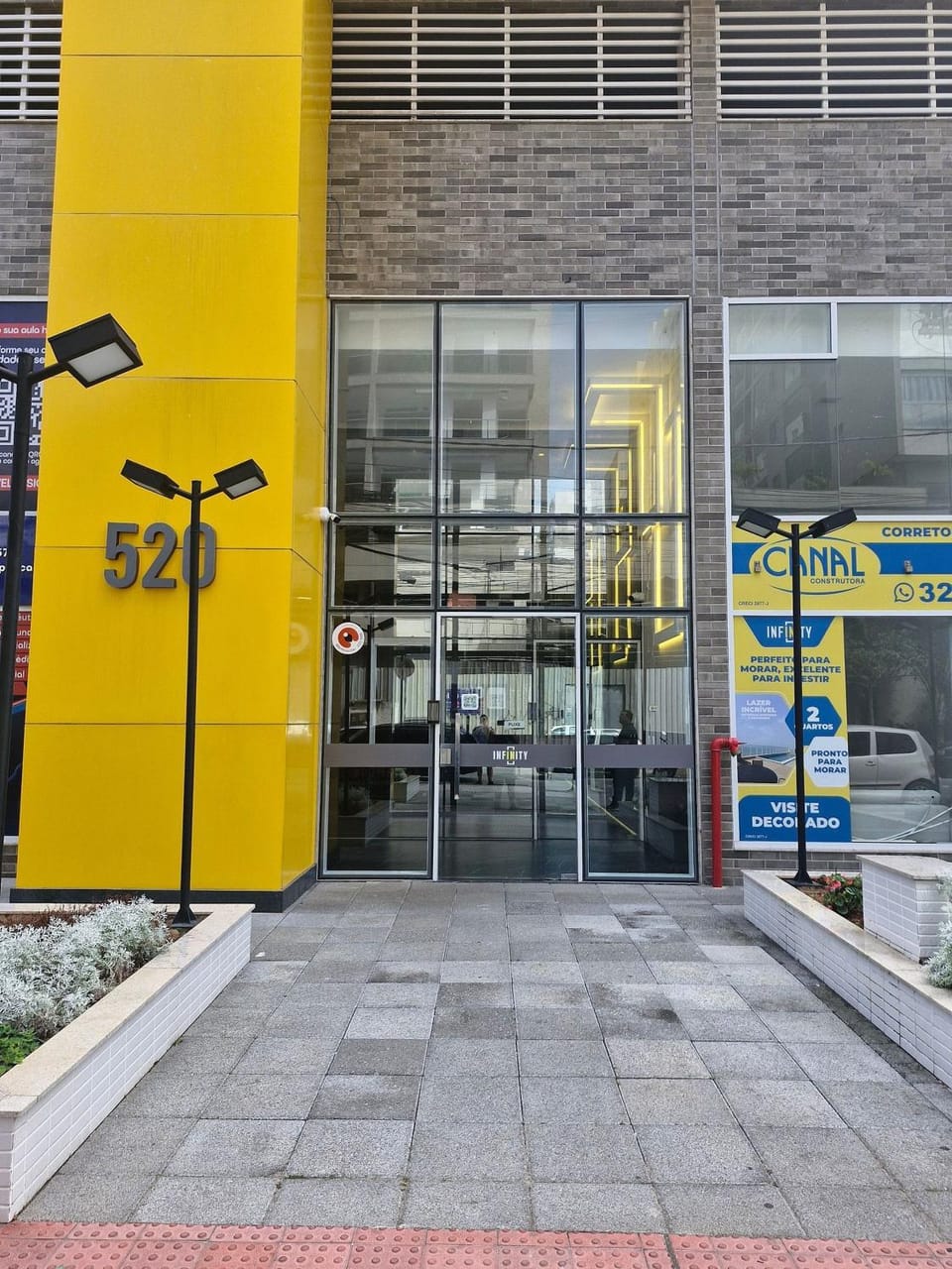 Facade/entrance
