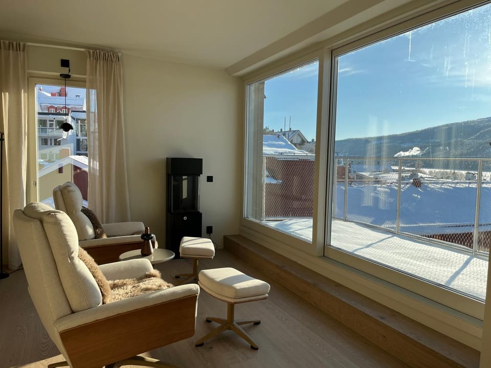View (from property/room), Lake view, Mountain view, heating