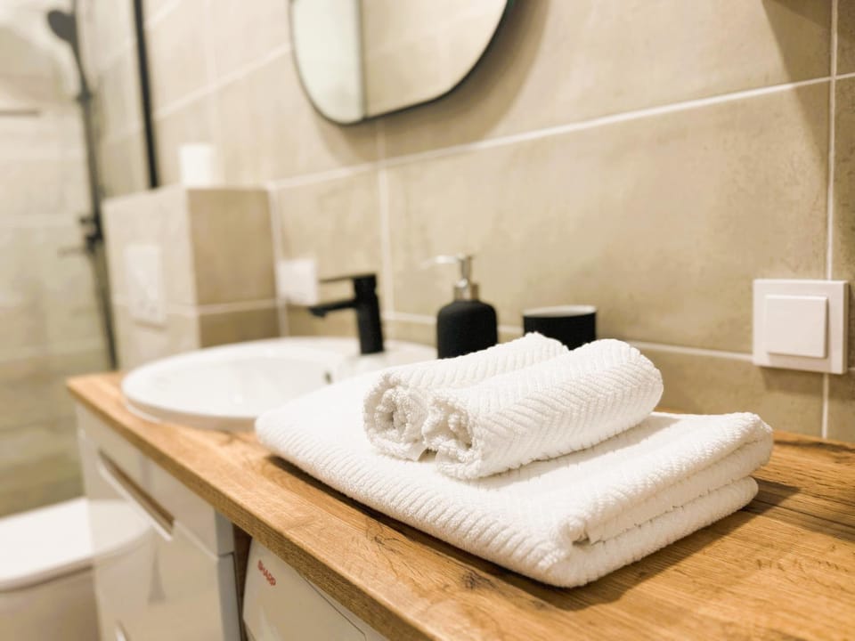 Bathroom, towels