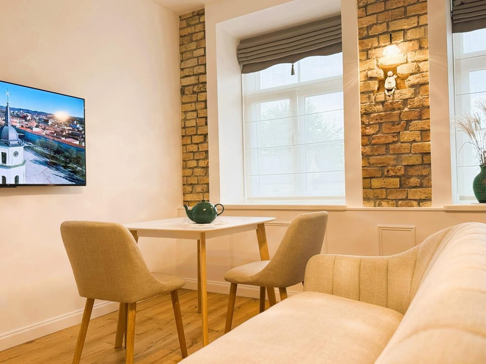 TV and multimedia, Living room, Dining area