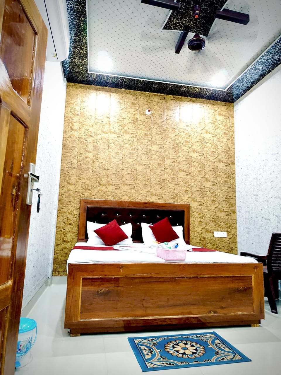 Bed, Photo of the whole room, Bedroom