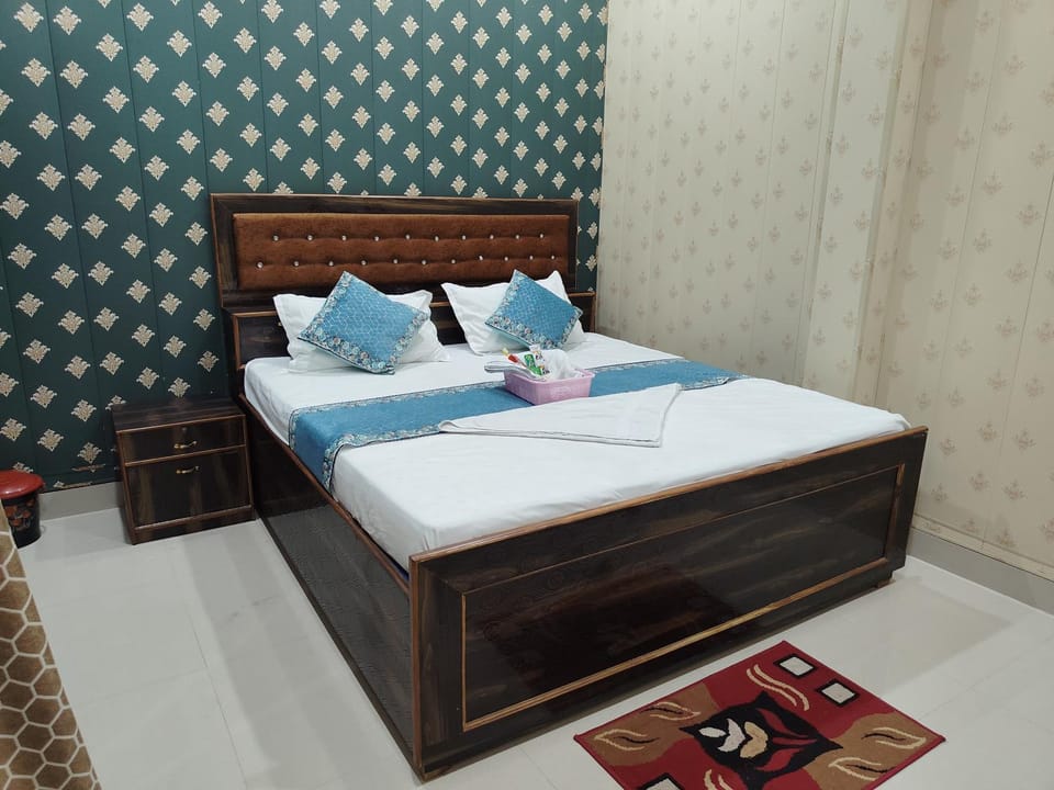 Akshayavat Palace Bed and Breakfast in Uttar Pradesh