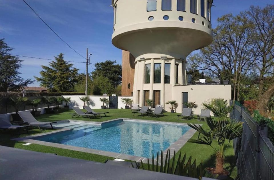 Suite atypique, jacuzzi & Piscine 2 Bed and Breakfast in Auvergne-Rhône-Alpes