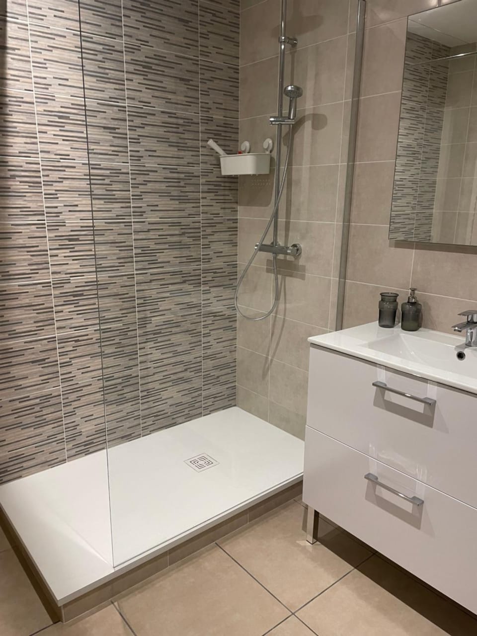 Shower, Bathroom, towels