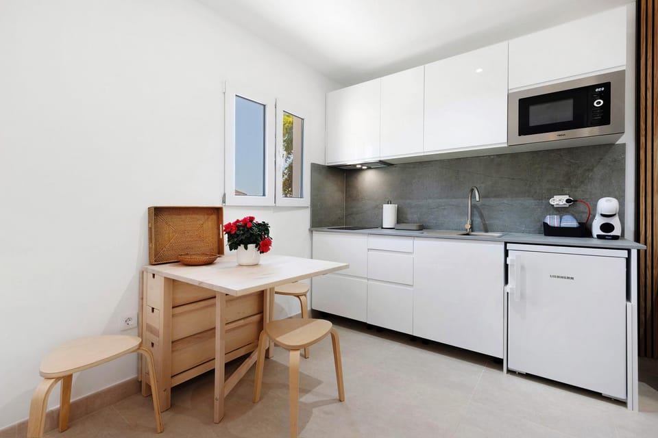Kitchen or kitchenette, Living room