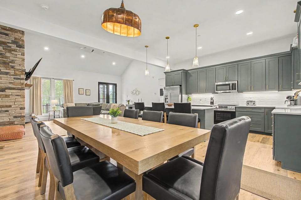 Kitchen or kitchenette, Living room, Seating area, Dining area, furniture, kitchen