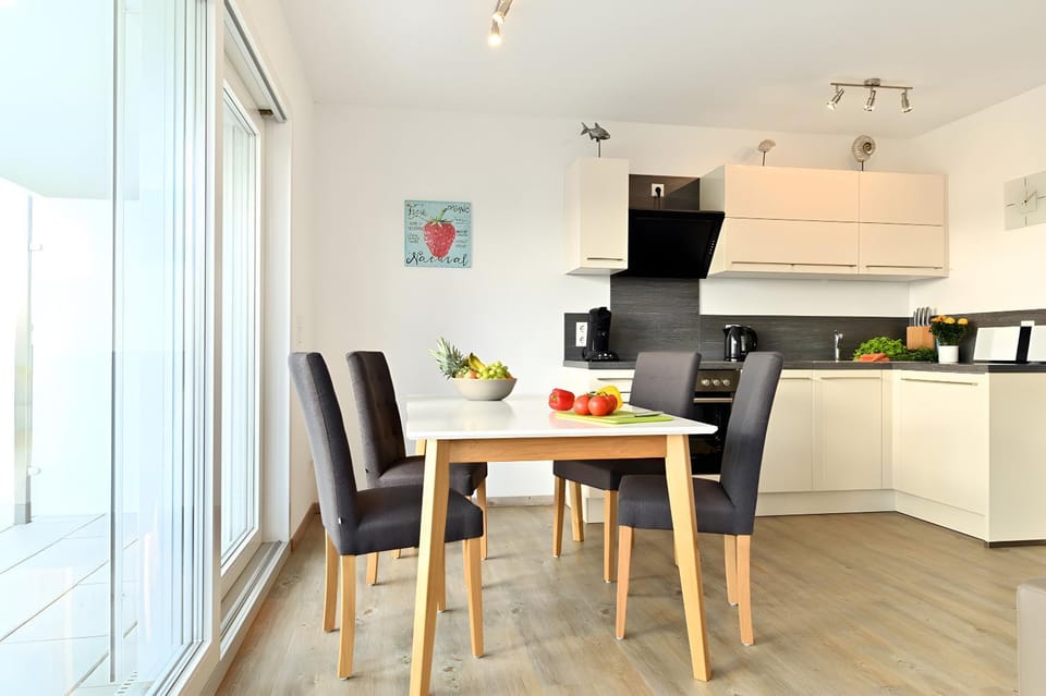 Property building, Kitchen or kitchenette, Living room