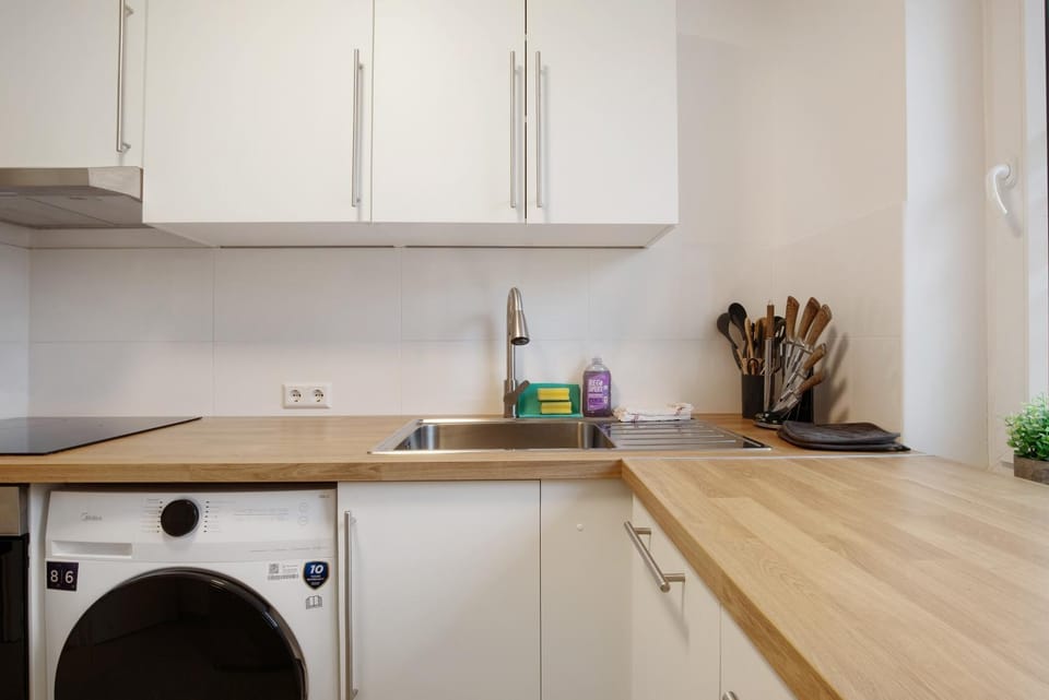 Kitchen or kitchenette, Living room