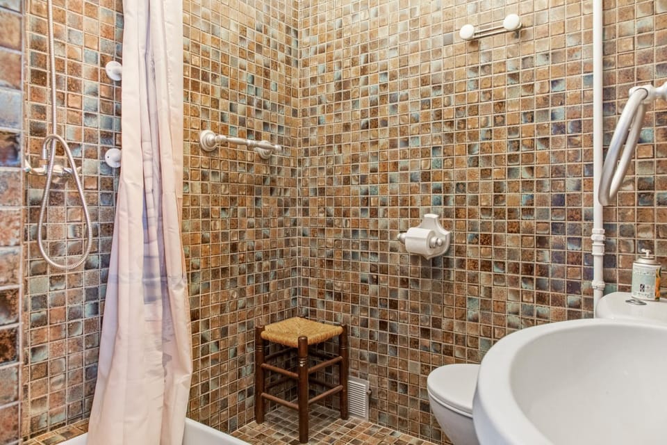 Bathroom, Living room