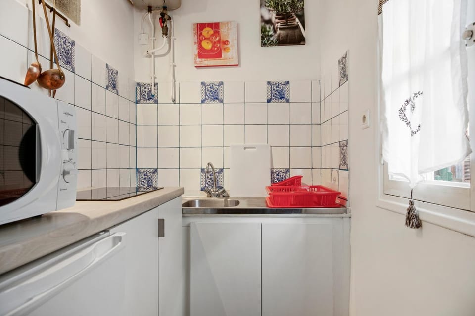 Kitchen or kitchenette, Living room
