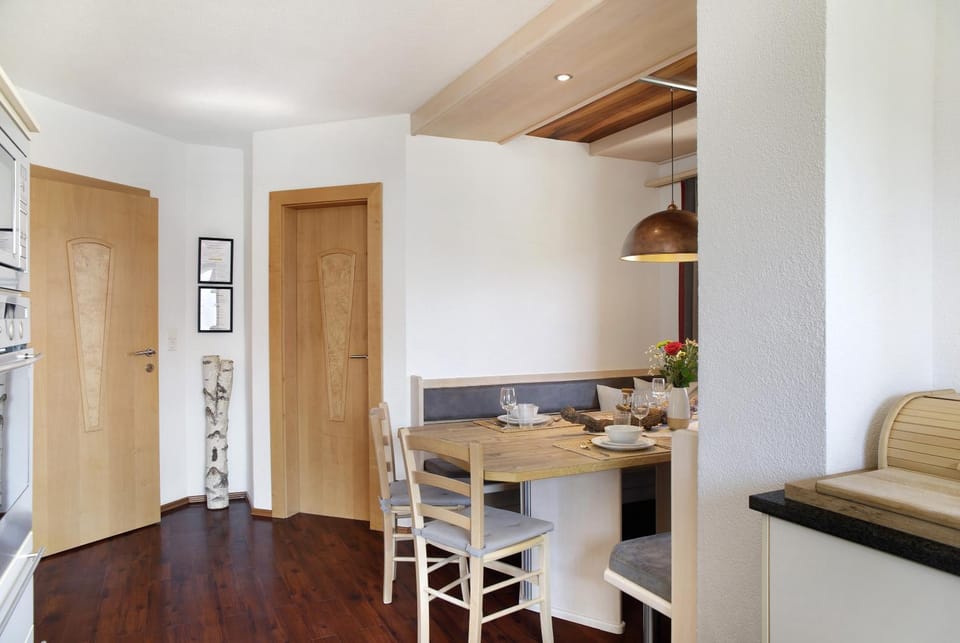 Property building, Kitchen or kitchenette, Living room