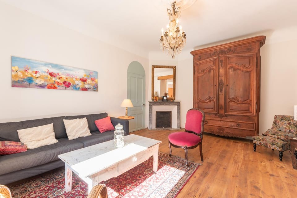 Property building, Living room