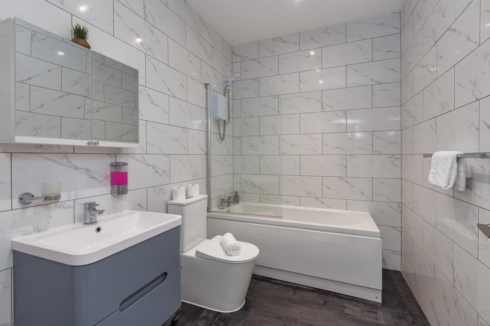 Charles Alexander Short Stay - South Pier Apartments Apartment in Blackpool