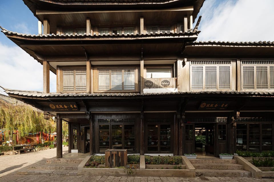 Property building, Facade/entrance, Day