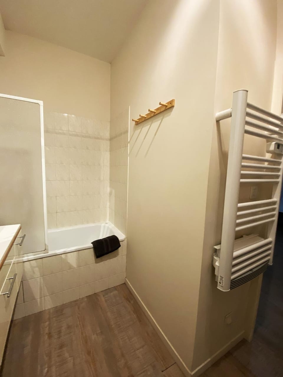Bathroom, Bath, towels