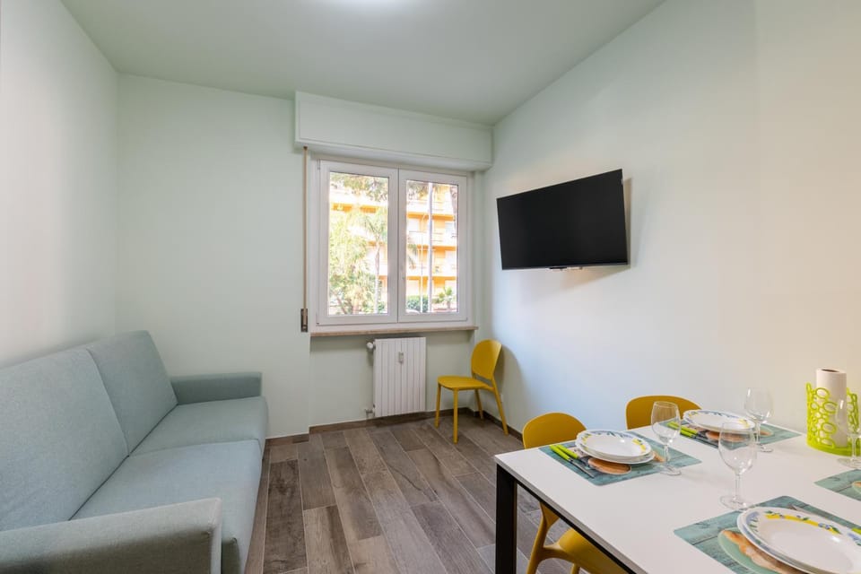 TV and multimedia, Living room, Dining area