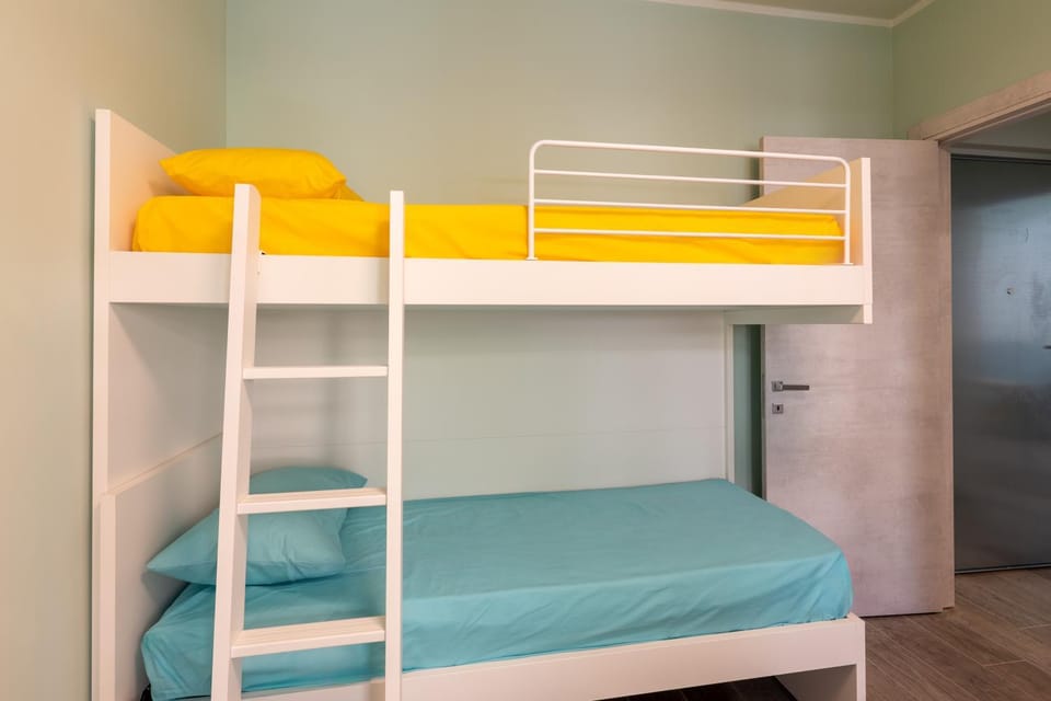 Bed, Bedroom, bunk bed