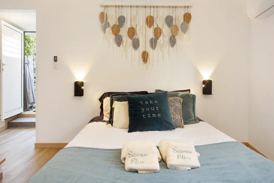 Living room, Bedroom