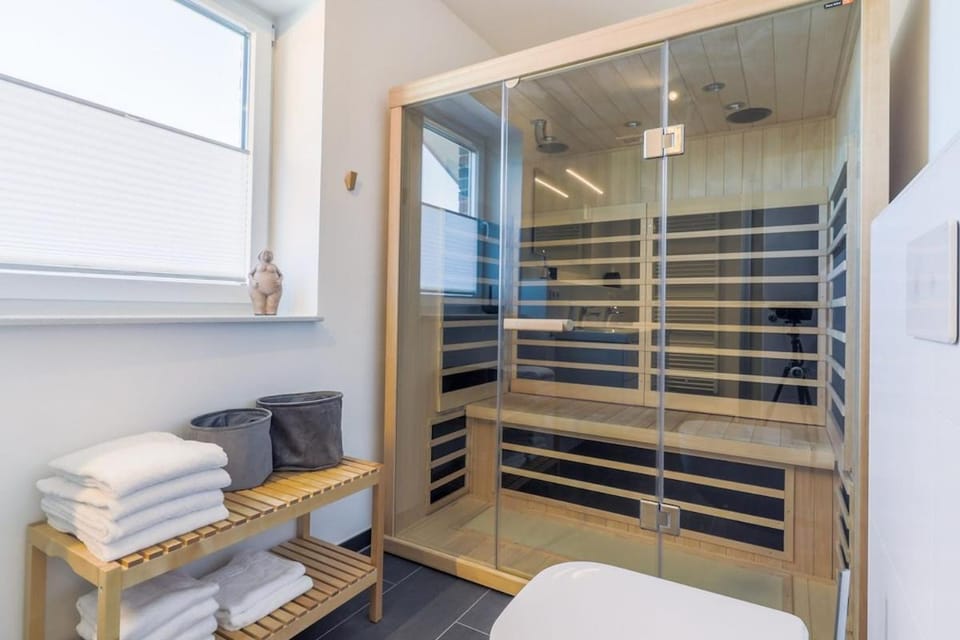 Shower, Sauna, Sauna