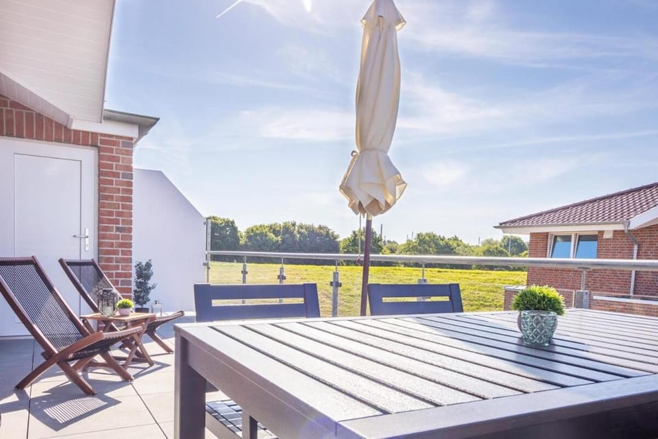 View (from property/room), Balcony/Terrace, Balcony/Terrace, sunbed