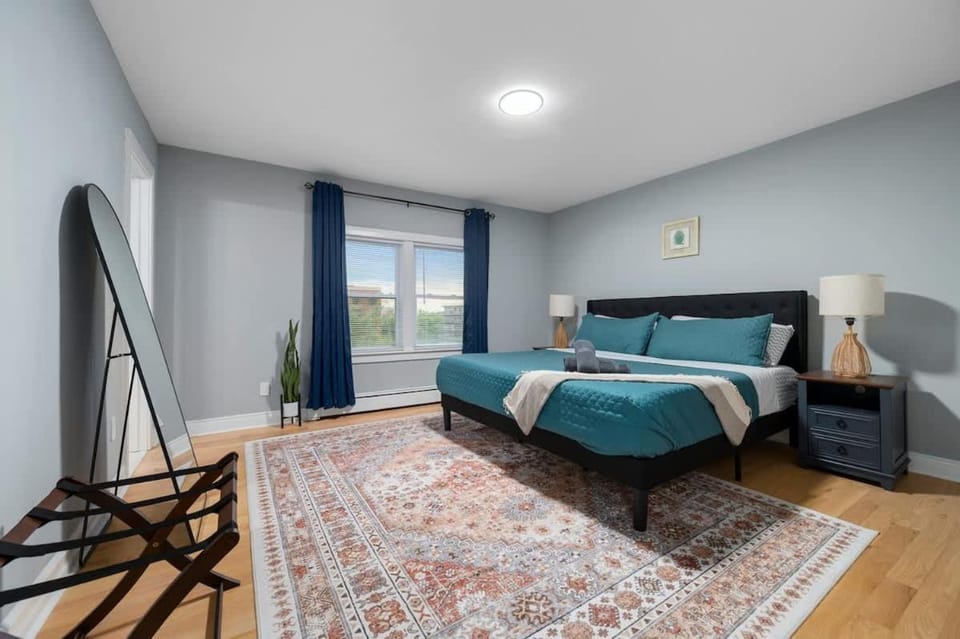 3BR Apt Near Train Balcony Yonkers Apartment in Mount Vernon
