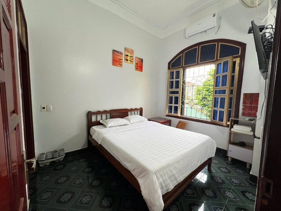 Nhà Nghỉ Gia Linh Bed and Breakfast in Vietnam