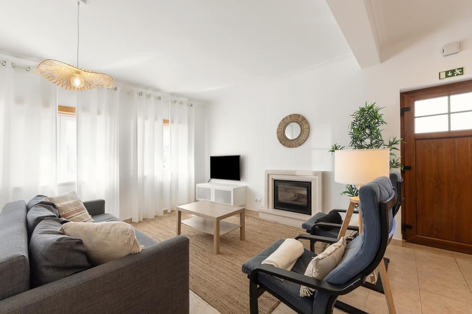 Communal lounge/ TV room, TV and multimedia, Living room