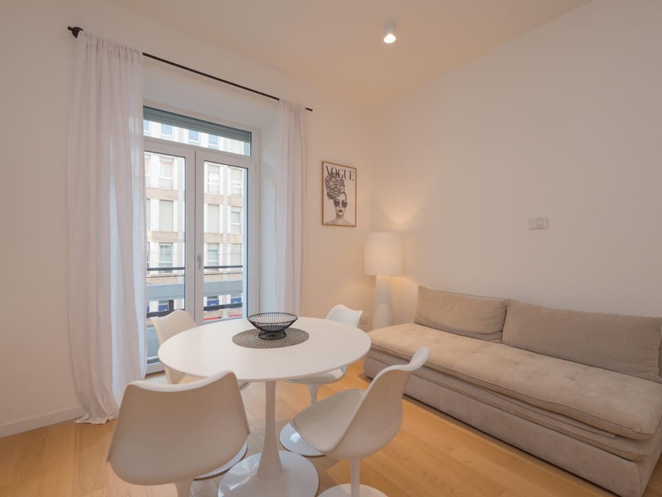 Xenia Milano - 2rooms apt in Via Petrella 4 D Apartment in Milan