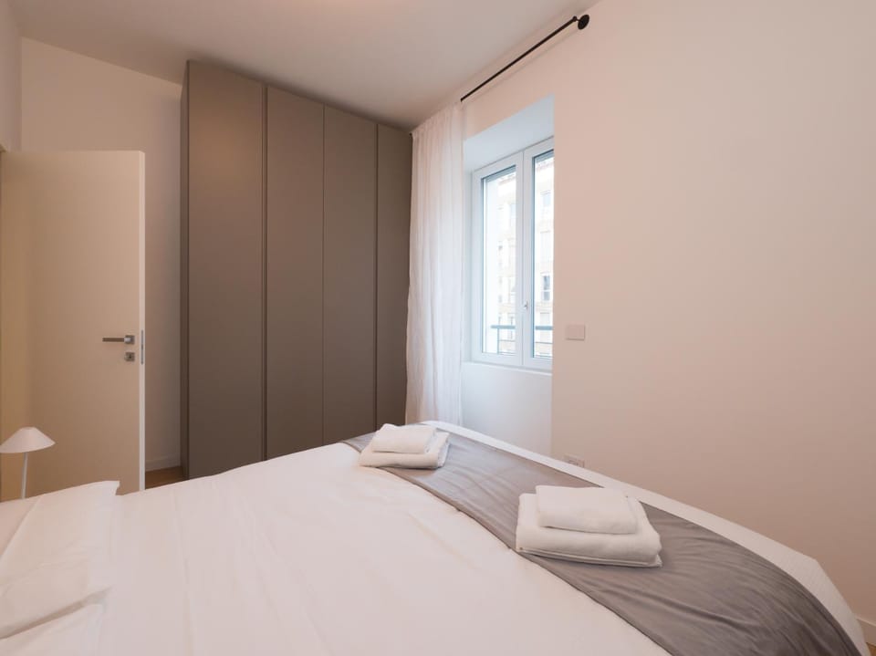 Xenia Milano - 2rooms apt in Via Petrella 4 D Apartment in Milan
