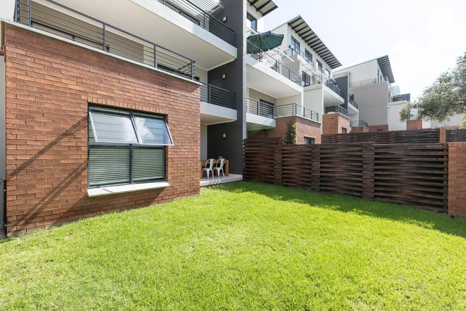 Modern 3 Bedroom Apartment in Lifestyle Estate Apartment in Sandton