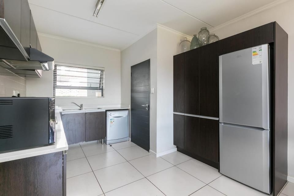 Modern 3 Bedroom Apartment in Lifestyle Estate Apartment in Sandton