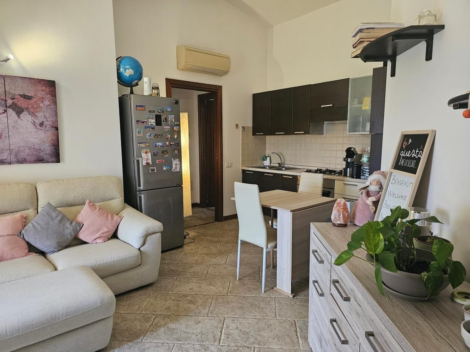 Kitchen or kitchenette, Living room