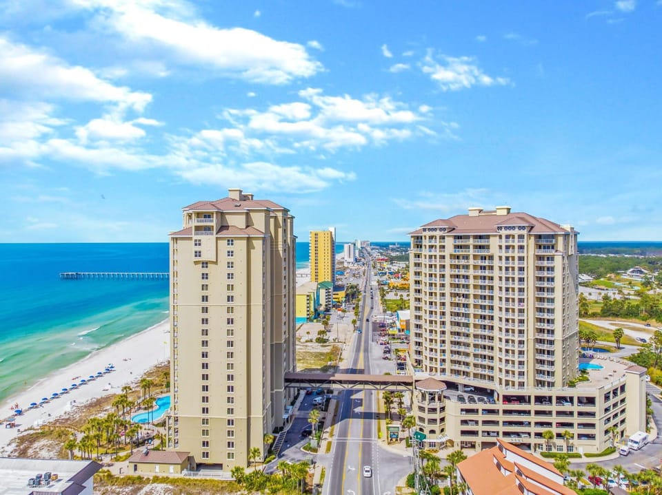 Property building, Nearby landmark, Day, Natural landscape, Bird's eye view, Beach, City view, Sea view, Location