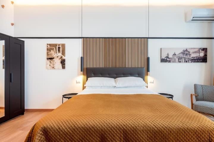 Bed, Photo of the whole room, Bedroom, air conditioner