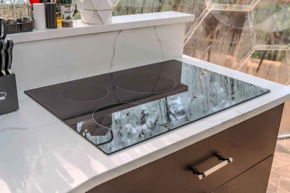 Kitchen or kitchenette, stove, kitchen