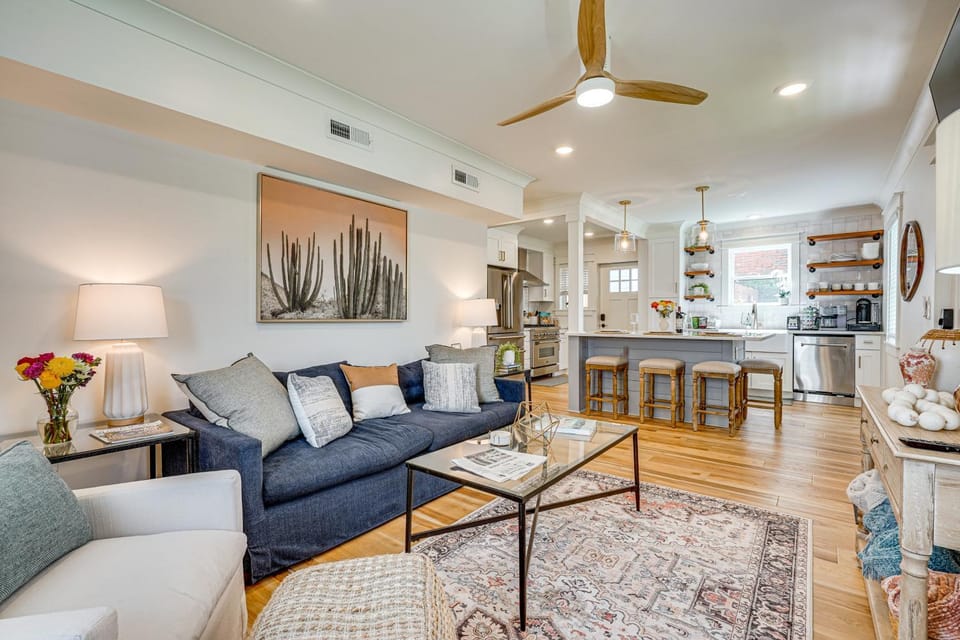 Dtwn Retreat w/ Game Room! Walk to Hampton Park Apartment in Charleston