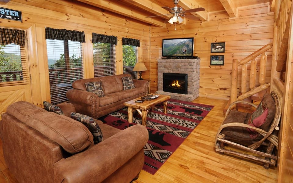 Its All Good - Gorgeous Views, Outdoor Hot Tub, + Game Room House in Pigeon Forge