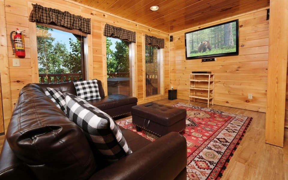 Its All Good - Gorgeous Views, Outdoor Hot Tub, + Game Room House in Pigeon Forge