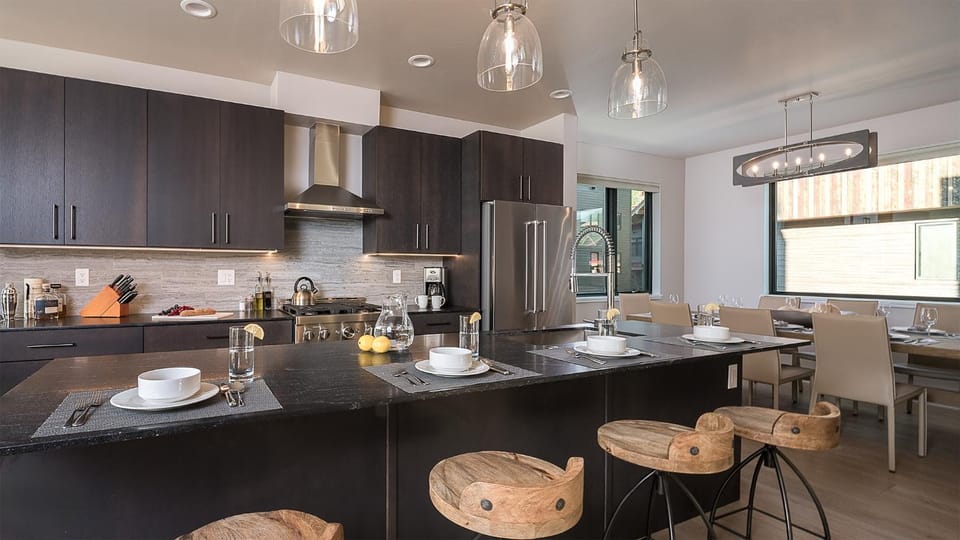 Dining area, storage, stove, kitchen