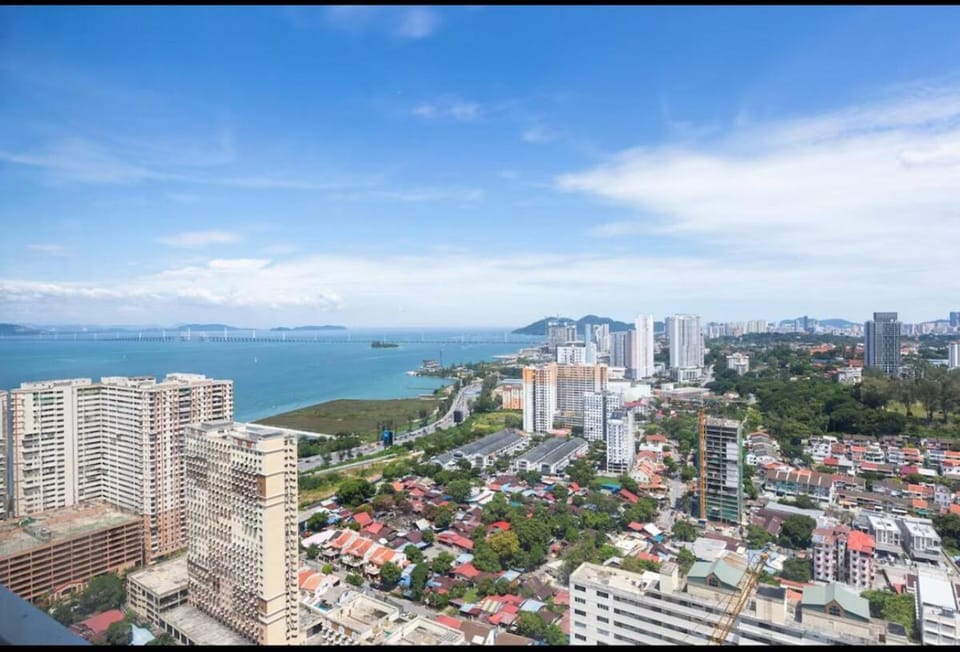Wanderlust Retreat by Urban Suites Apartment in George Town